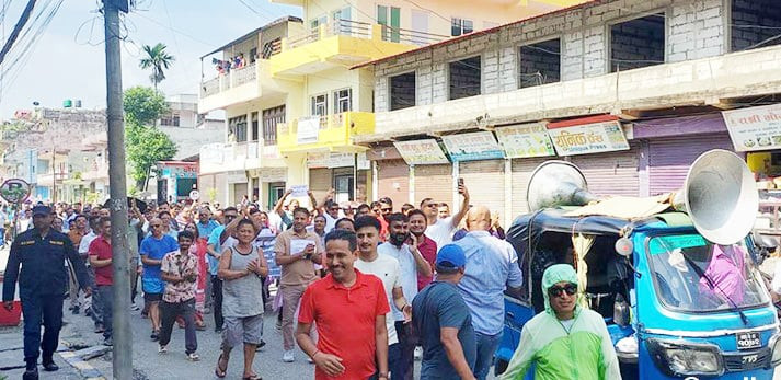 स्थानीय तहको करविरुद्ध व्यवसायी आन्दोलित