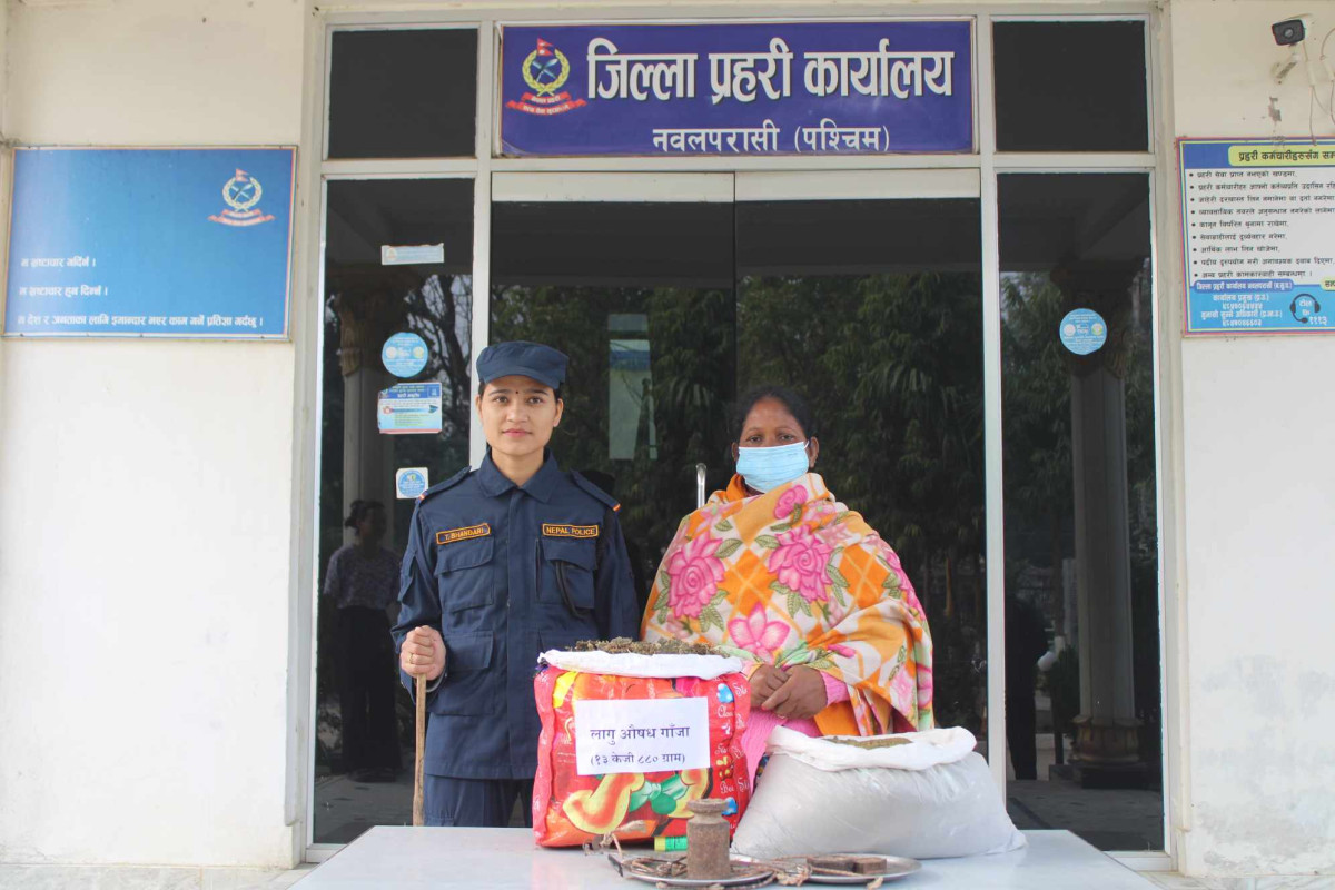 रामग्राममा गाँजासहित एक महिला पक्राउ