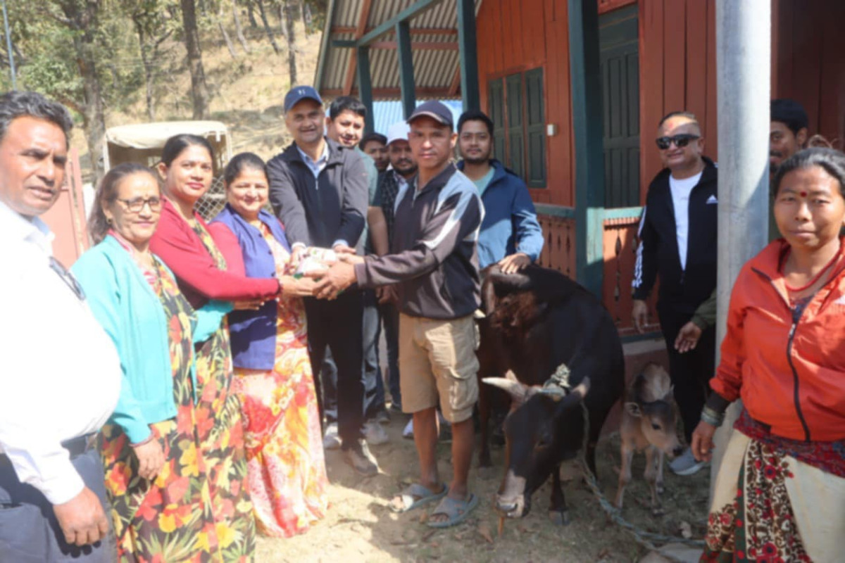 सुनवलमा तेह्र सय पशुपंक्षीको उपचार तथा औषधी वितरण