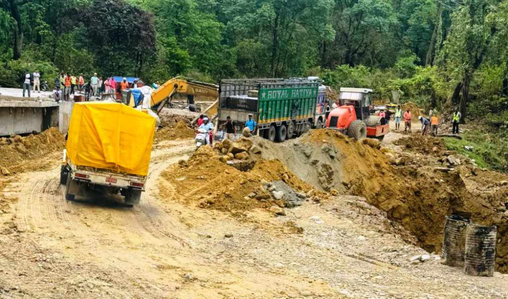 ११ घण्टा पछि दाउन्नेको सडक एकतर्फी सञ्चालनमा