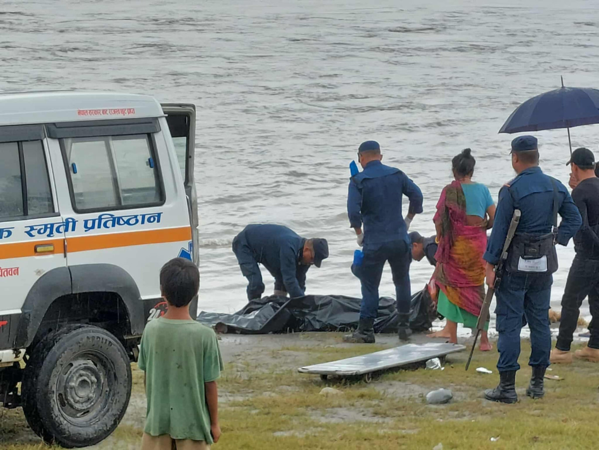 नारायणी नदी किनारमा महिला मृत भेटिए