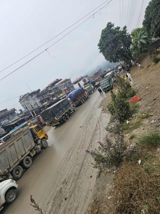 पानी परेसँगै दाउन्नेमा लामो जाम